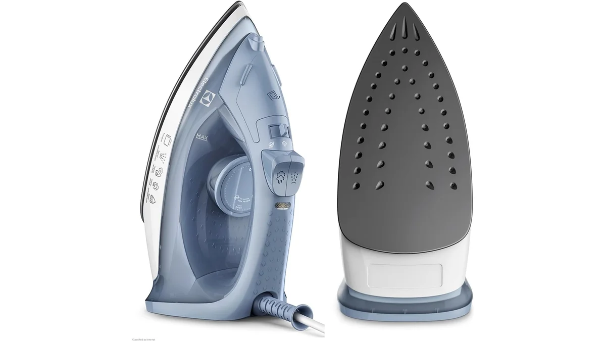 Fotografia do artigo Ferro de passar seco e vapor Electrolux base antiaderente vapor vertical extra 1200W cabo 1,35m azul ESI10 127v em formato paisagem para comparação