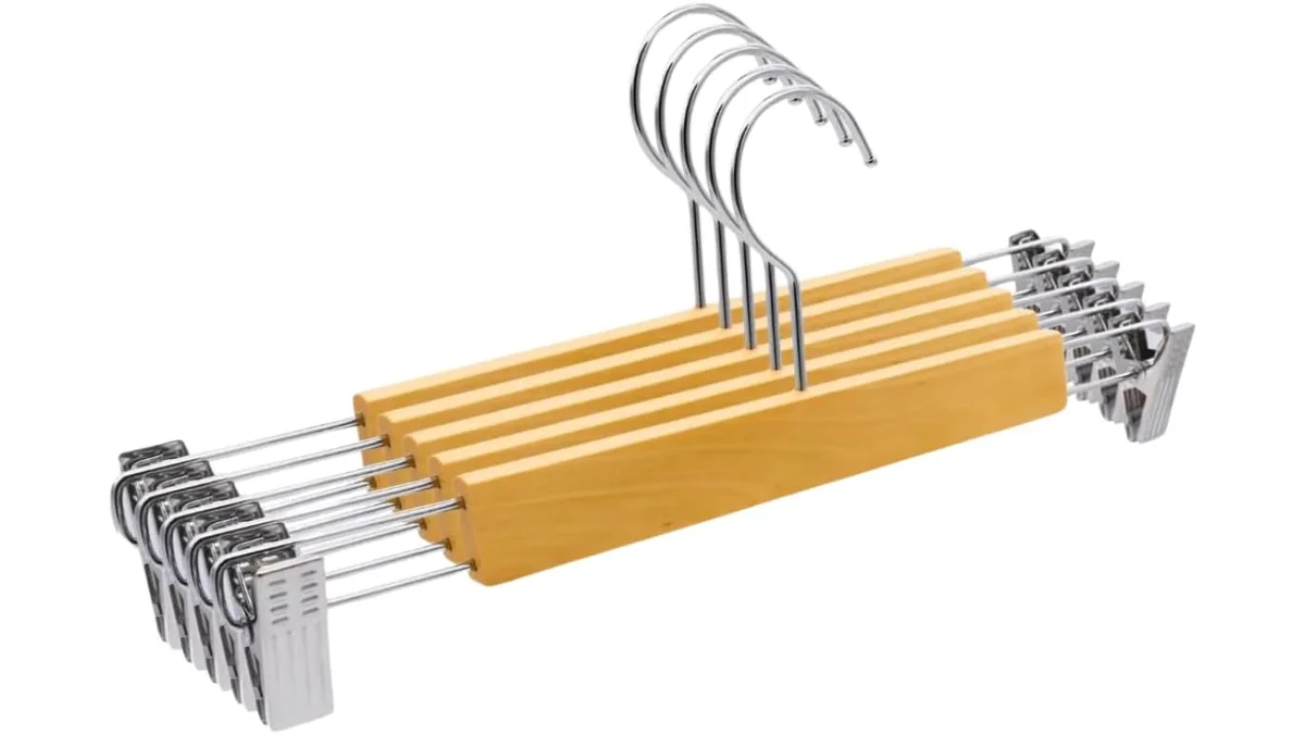 Fotografia do artigo Kit 5 Cabides Madeira Presilha Reto Envernizado Marfim Adulto Premium em 16:9 para comparação