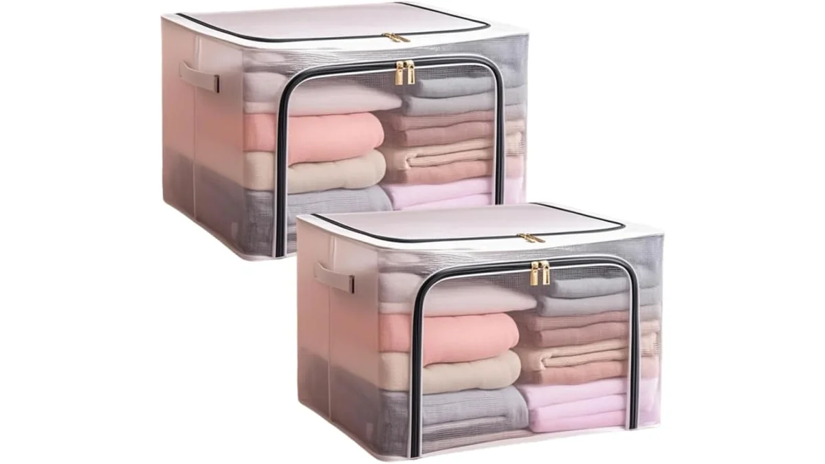 Fotografia do artigo Kit 2 Caixas Organizadora Dobrável 66L em PVC Transparente com Zíper Duplo – Abertura Frontal e Superior – Para Armários e Guarda-Roupas (66 Litros) em formato paisagem para comparação
