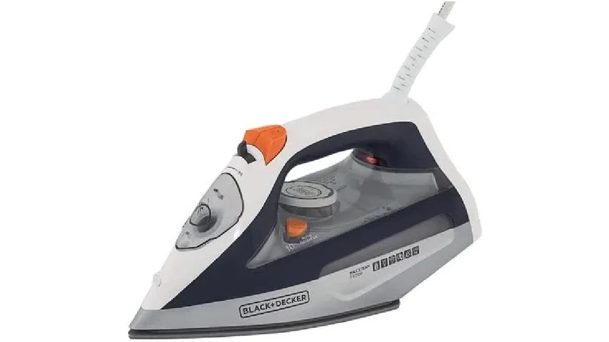 Fotografia do artigo BLACK+DECKER Ferro de Passar Roupa com Vaporizador FX3100 Preto Branco e Cinza 110V em formato paisagem para comparação