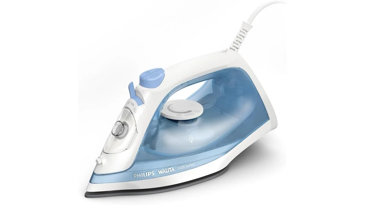 Fotografia do artigo Ferro a Vapor, Philips Walita, Série 1000, 1700W, Reservatório c/Capacidade de 250ml, Base Antiaderente, Vapor Vertical e Modo Eco, 220v em formato paisagem para comparação