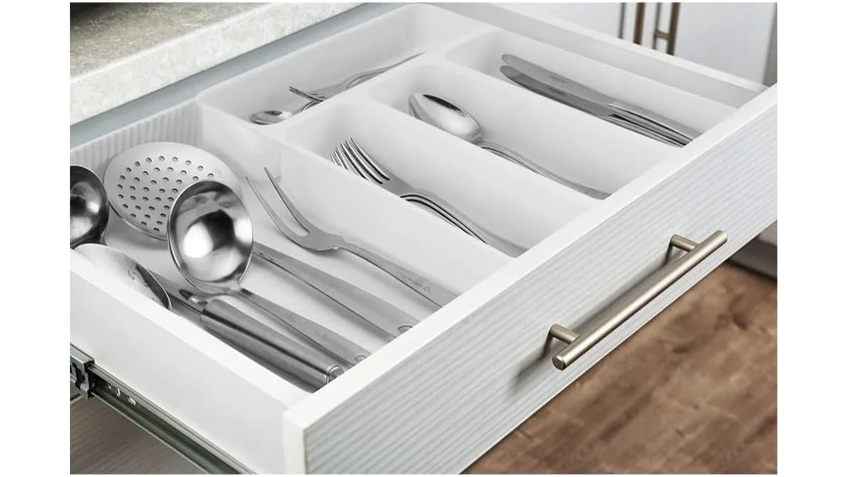 Fotografia do artigo Organizador de Gaveta Ajustável Universal - Até 47cm de Largura - Para Utensílios, Talheres, e Acessórios de Cozinha - Customizável e Prático em formato paisagem para comparação
