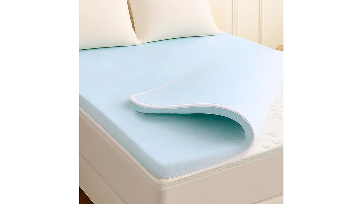 Fotografia do colchão Pillow Top King Viscoelástico Espuma da NASA 193x203x4cm BF Colchões em formato paisagem 16 por 9 para comparação