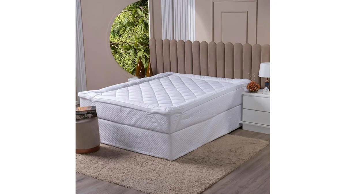 Fotografia do artigo Pillow Top Queen 400 Fios Micropercal – Enchimento Grosso 600g/m², Antipilling, Respirável, Com Elástico nos 4 Cantos e Qualidade Premium (Branco, Queen) em formato paisagem 16 por 9 para comparação