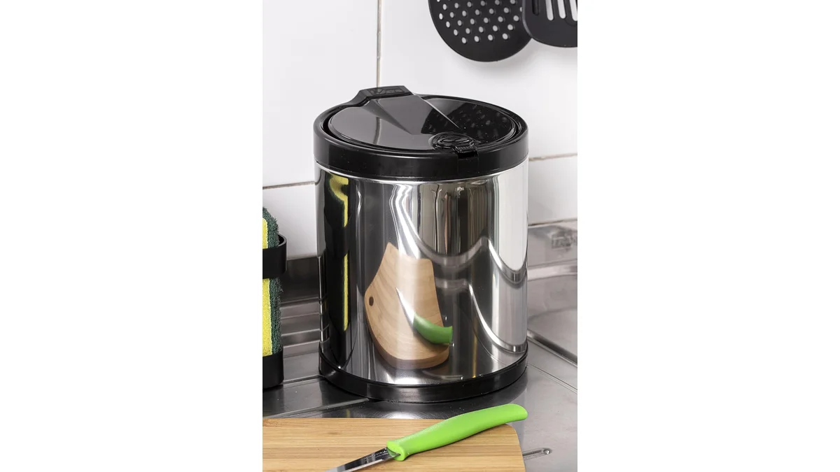 Fotografia do artigo Lixeira de Lixo Inox 2.5 Litros Click Multi-Ambiente - Exclusivo K80 em 16:9 para comparação